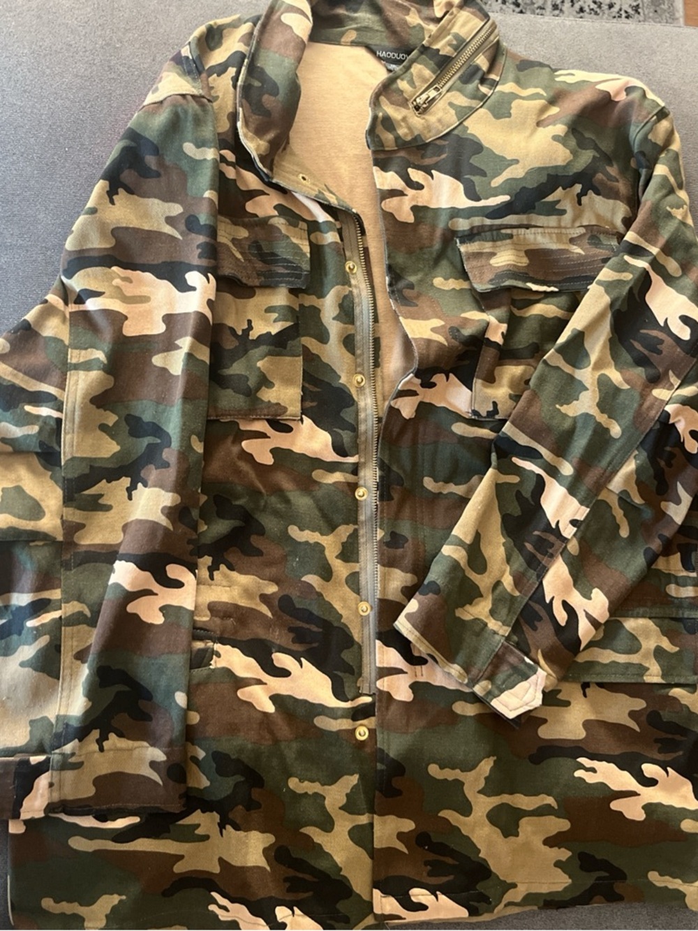 HAODUOYI Beige and Green Camo Jacket